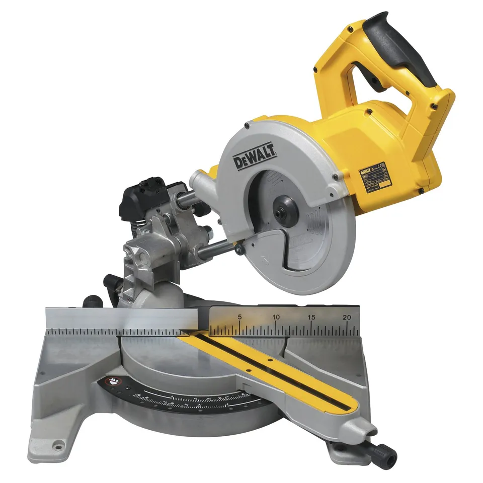 dewalt-dws777-qs-sierra-ingletadora-radial-1800-w-con-sistema-xps-hoja-de-216-mm image 1