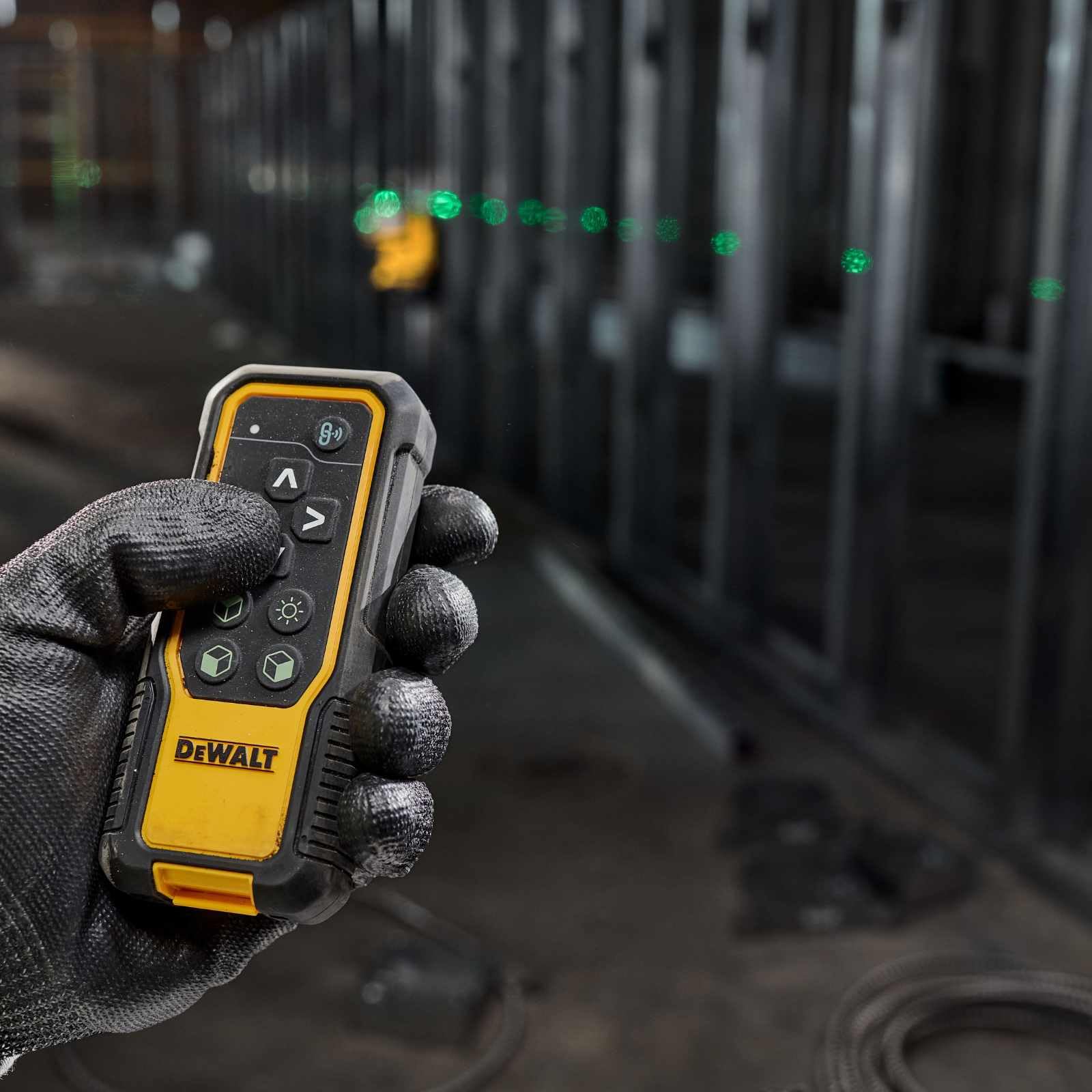 dewalt-dcle34035b-xj-l-ser-verde-3x360-18v-max-con-control-remoto-hasta-100-m-he image 4