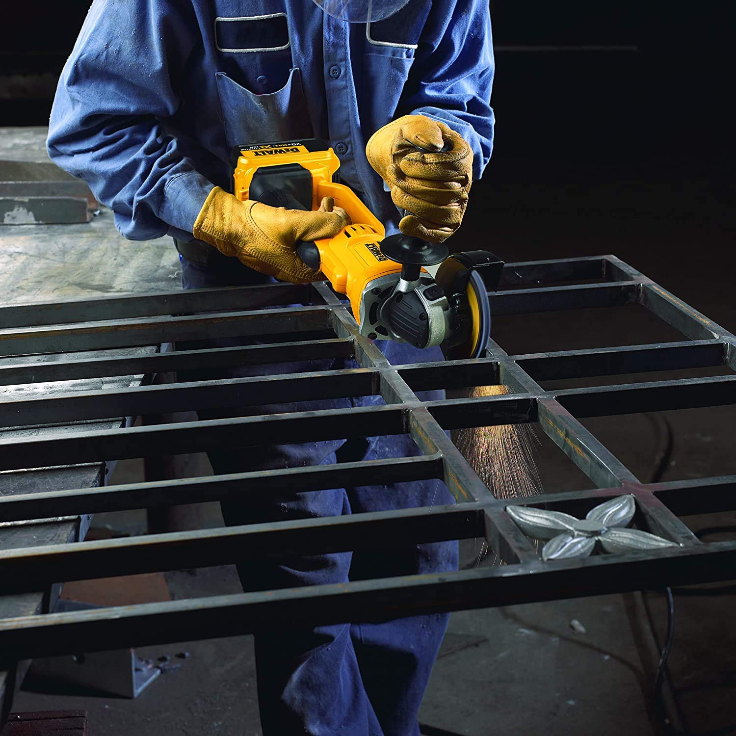 dewalt-dcg412m2-qw-amoladora-angular-xr-18v-con-2-bater-as-4-0-ah-disco-125-mm-7 image 2