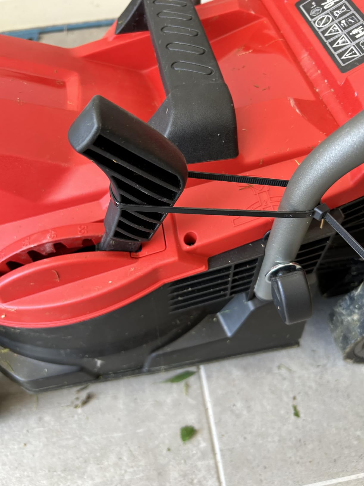 Buen cortacésped a batería