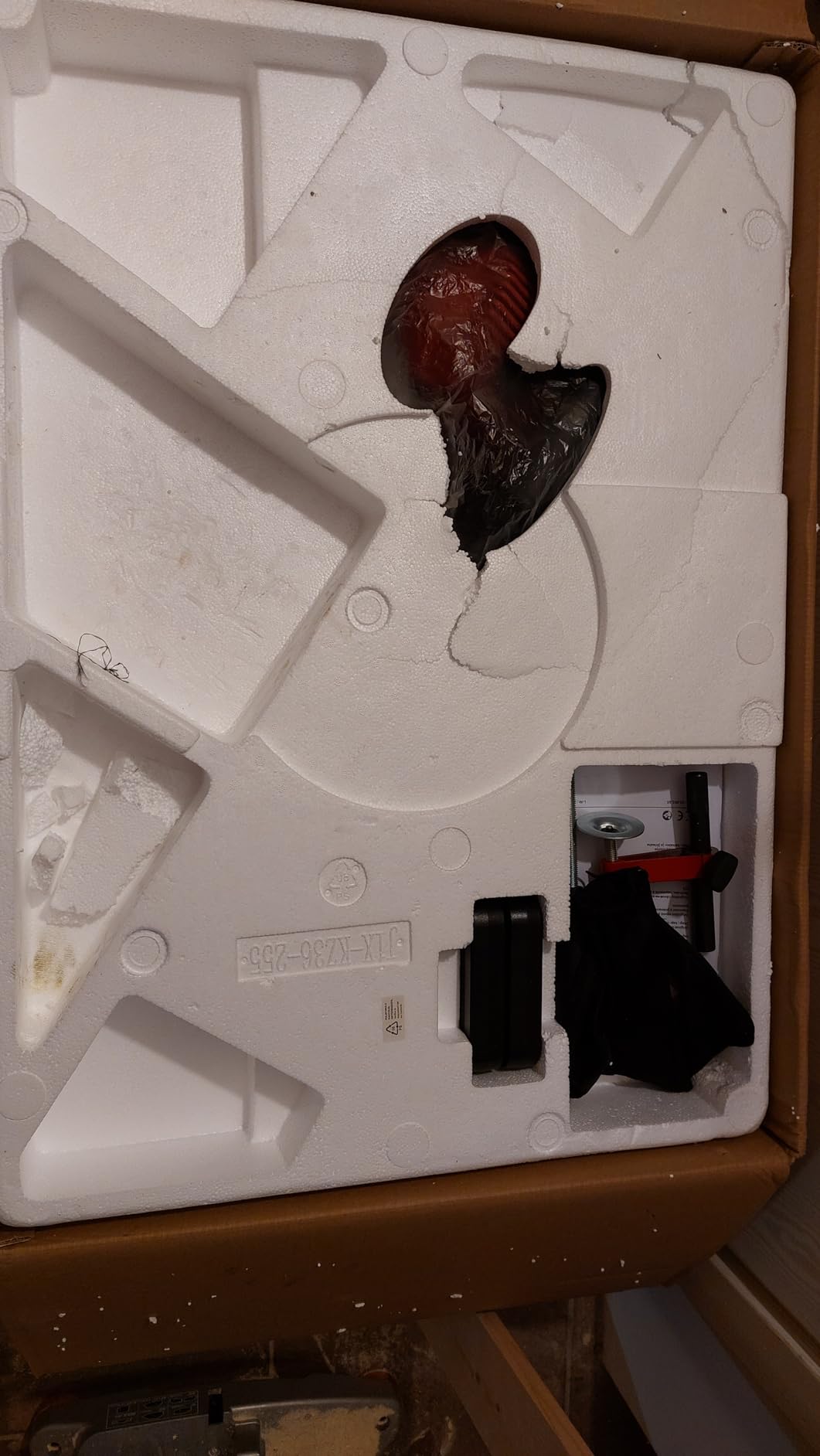 Llegó con la mesa descentrada