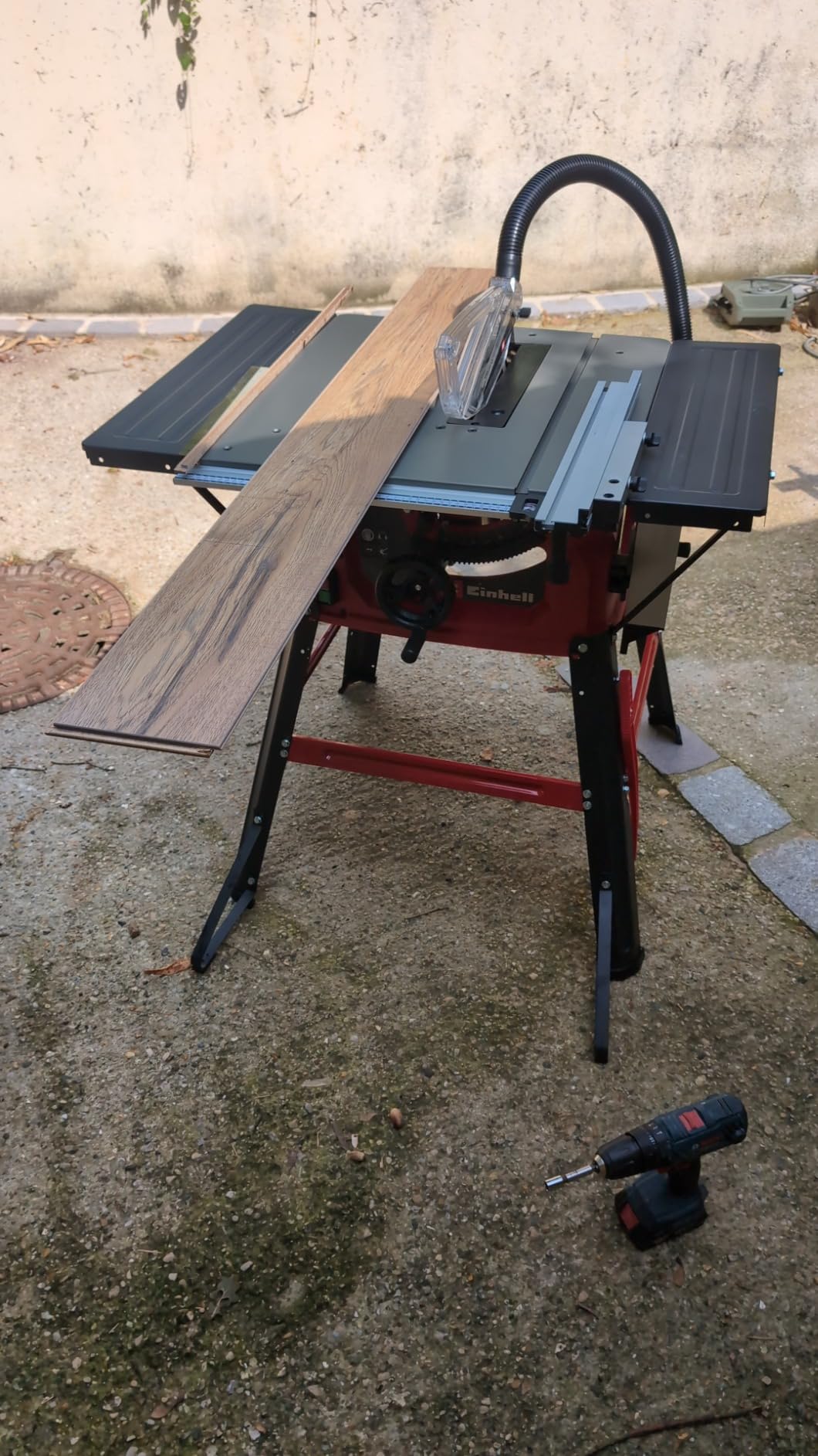 Llegó con la mesa desnivelada