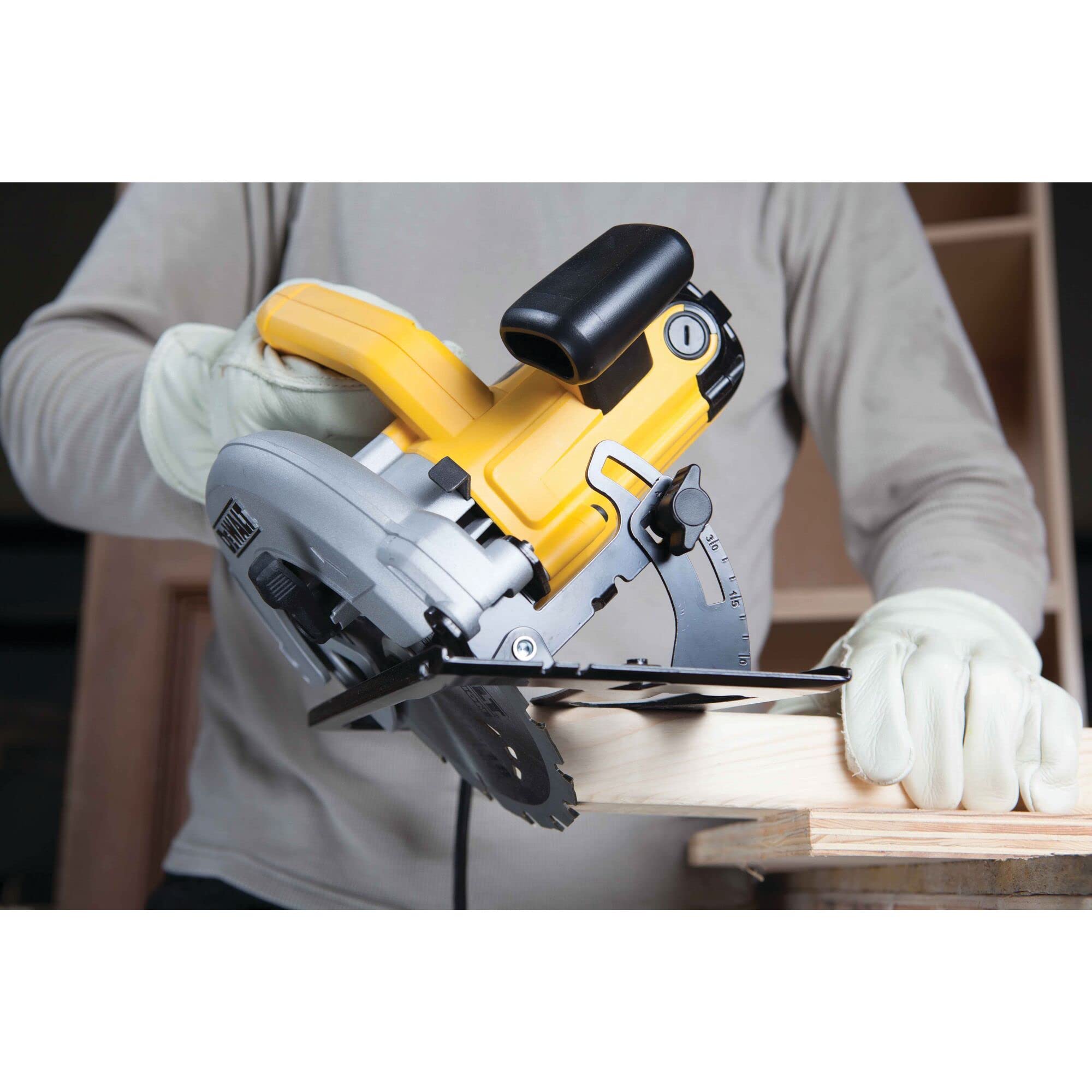 dewalt-dwe560-qs-sierra-circular-1350-w-con-disco-de-184-mm-corte-65-mm-y-5500-r image 7