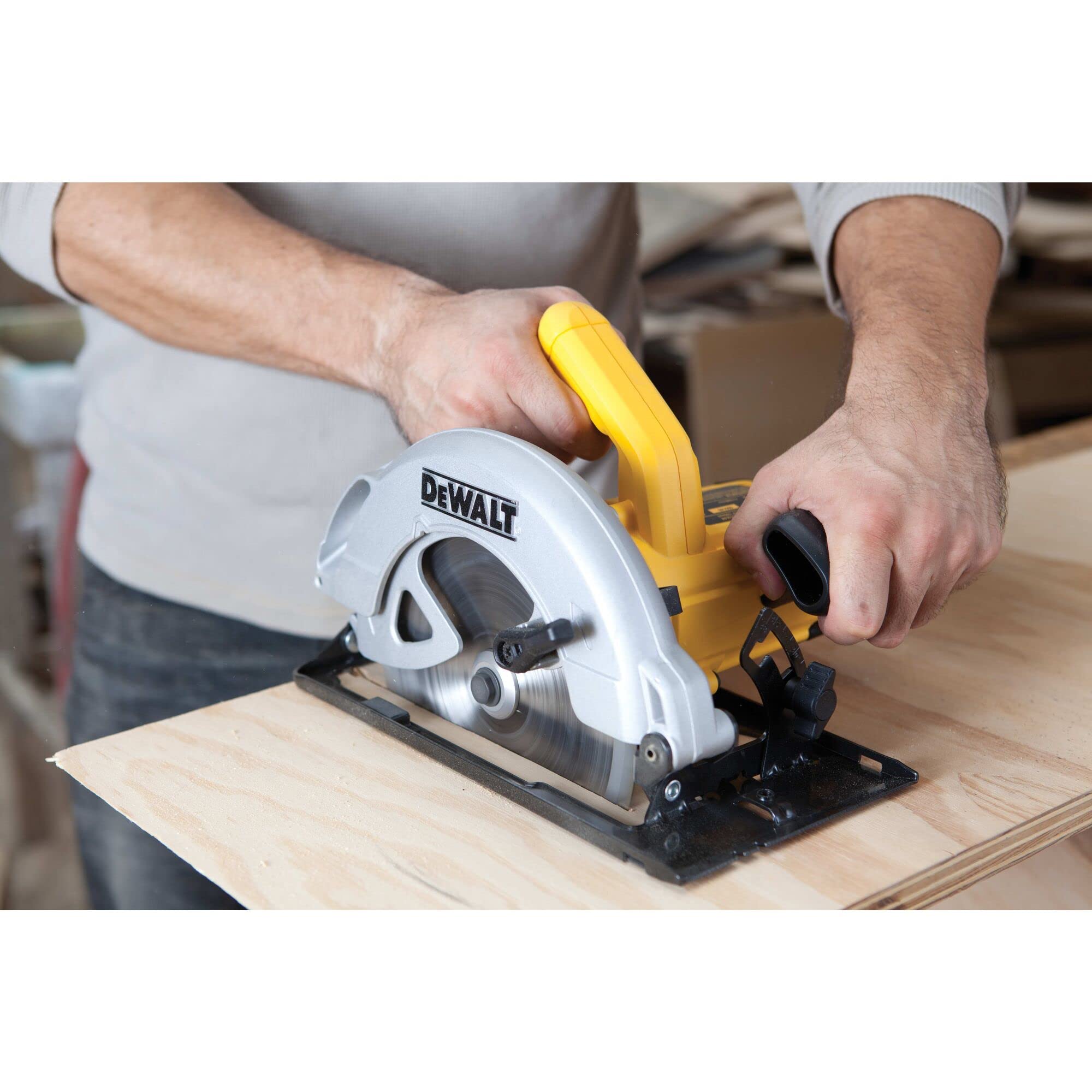 dewalt-dwe560-qs-sierra-circular-1350-w-con-disco-de-184-mm-corte-65-mm-y-5500-r image 6
