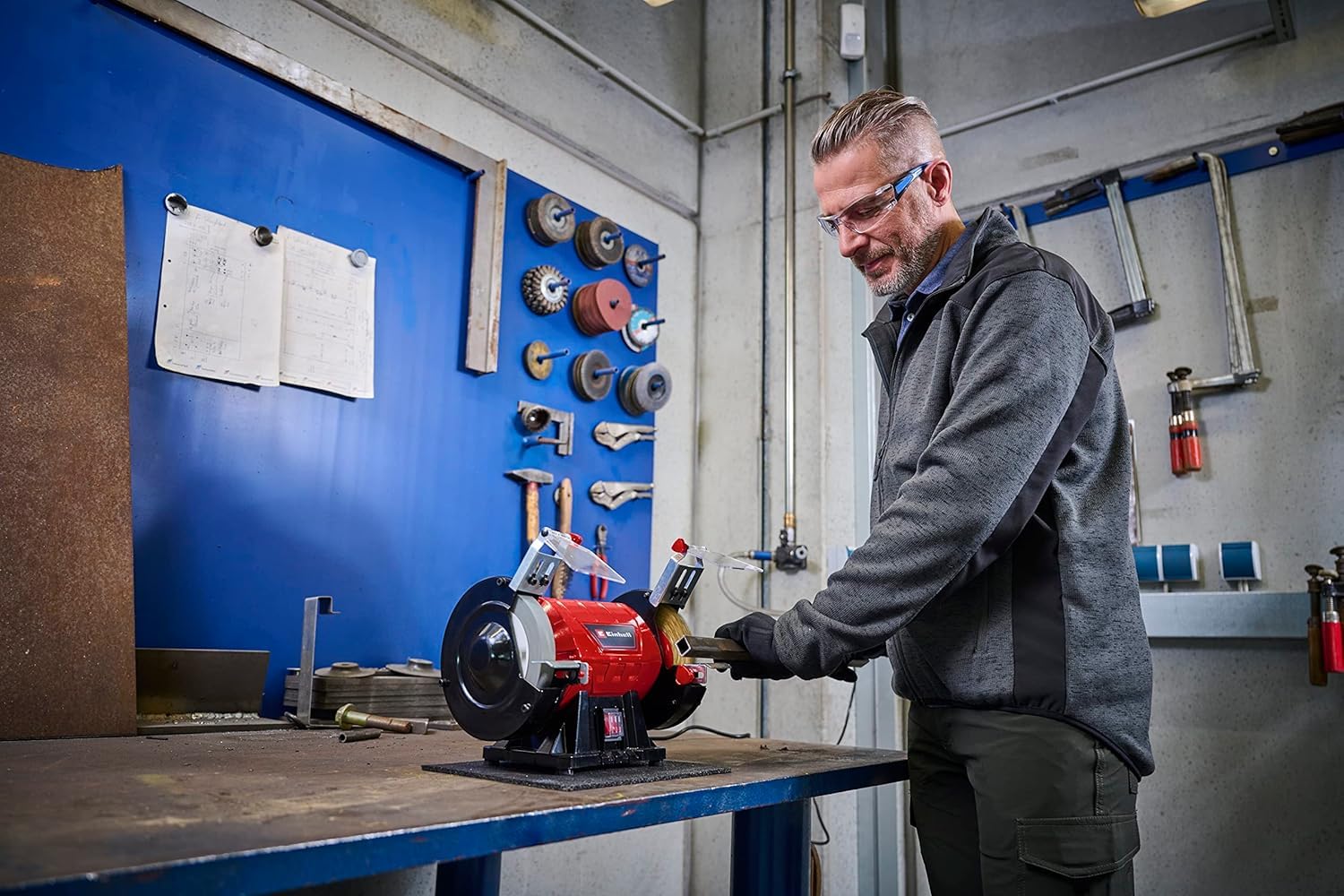 einhell-esmeriladora-doble-de-banco-tc-bg-150-b-350-w-con-disco-de-150-mm-y-cepi image 3