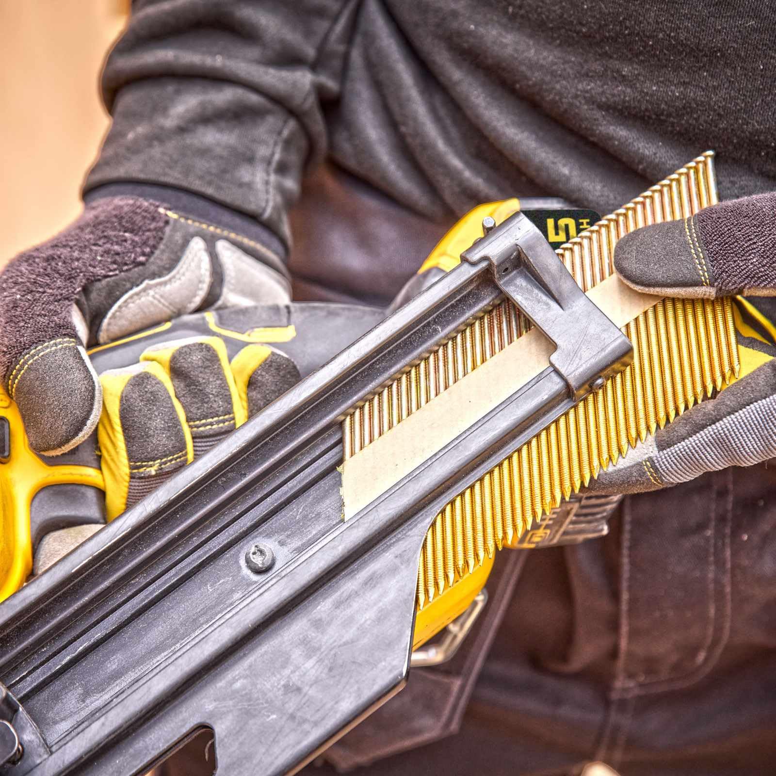 dewalt-dcn930n-xj-clavadora-de-estructuras-brushless-xr-18-v-compatible-con-clav image 7