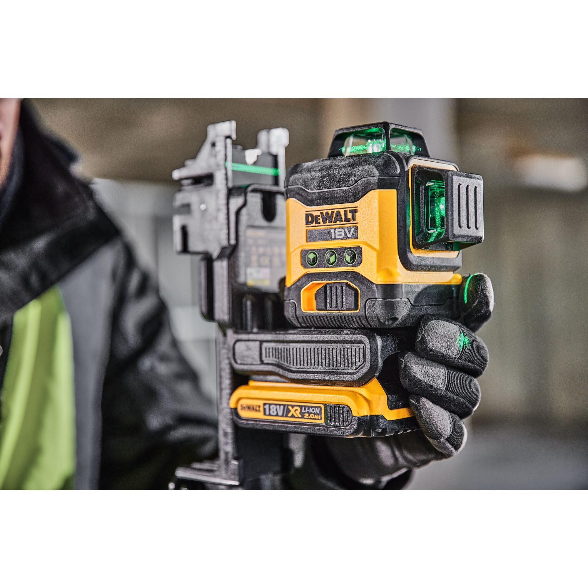 dewalt-dcle34031d1-qw-nivel-l-ser-verde-autonivelante-3x360-con-bater-a-18v-2ah- image 7