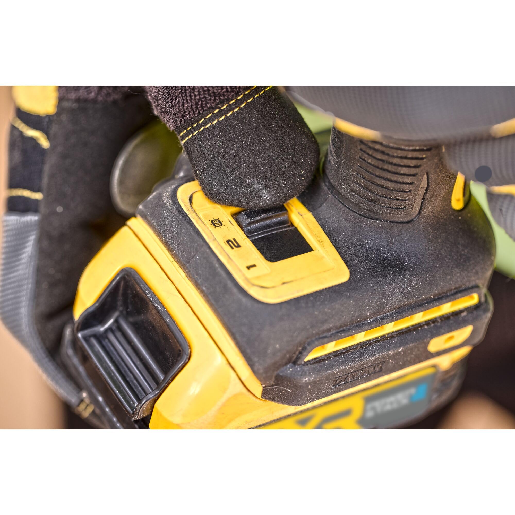 dewalt-dcf870n-xj-atornillador-de-impacto-hidr-ulico-18v-xr-brushless-56-nm-sin- image 5