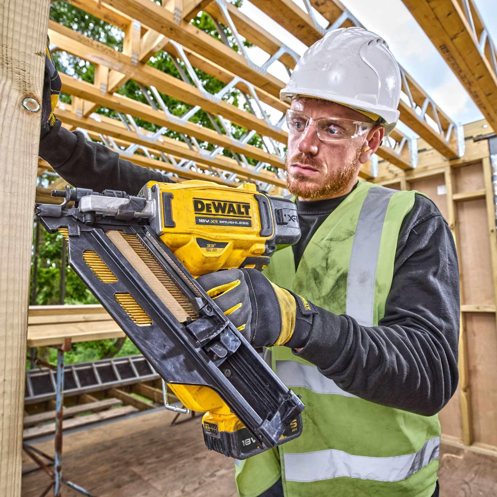 dewalt-dcn930n-xj-clavadora-de-estructuras-brushless-xr-18-v-compatible-con-clav image 3