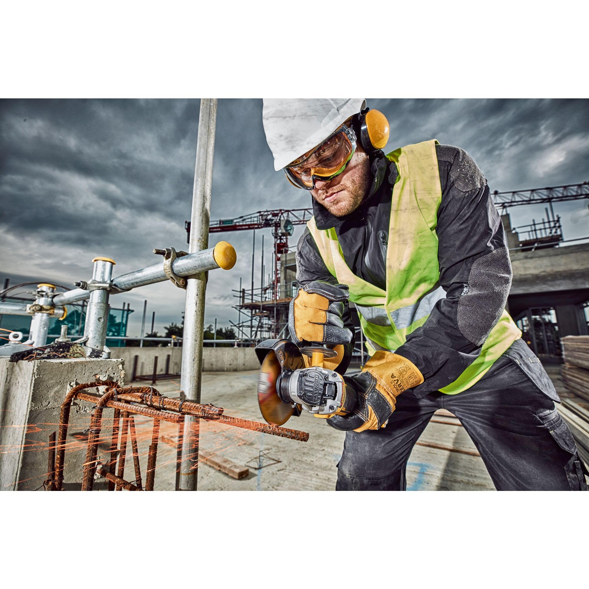 dewalt-dcg406n-xj-amoladora-angular-xr-18v-125-mm-sin-escobillas-con-freno-elect image 3