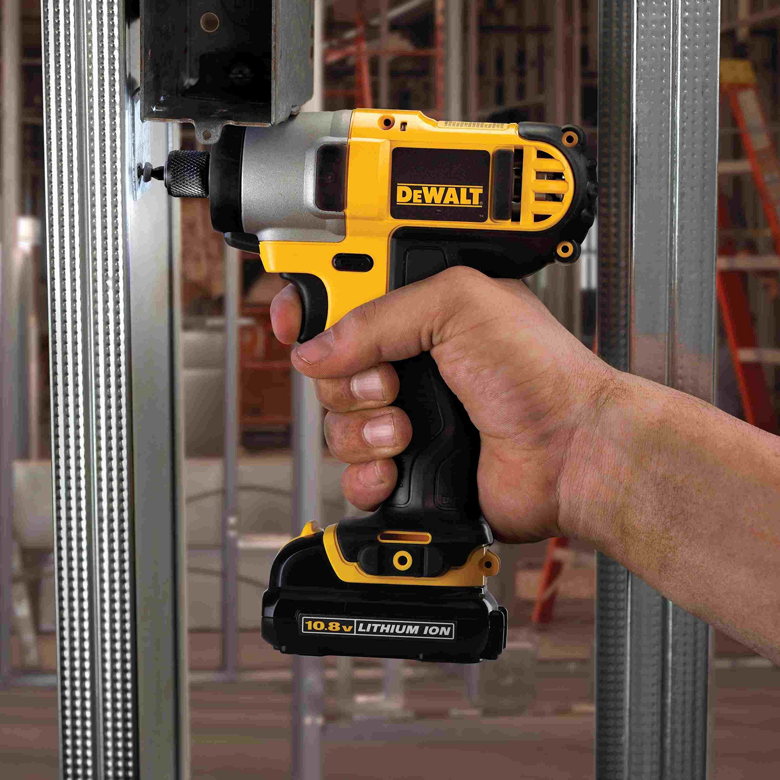 dewalt-dck211d2t-qw-kit-xr-12v-taladro-atornillador-dcd710-atornillador-de-impac image 4